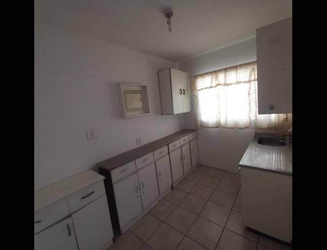 1 BEDROOM APARTMENT FOR SALE IN SIDWELL